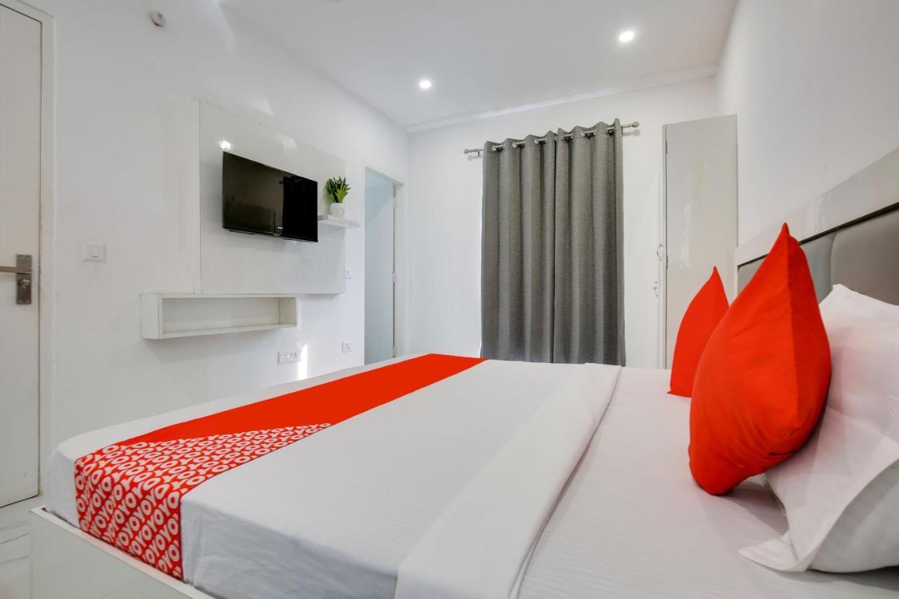 Hotel O Sky White House Ludhiana Buitenkant foto