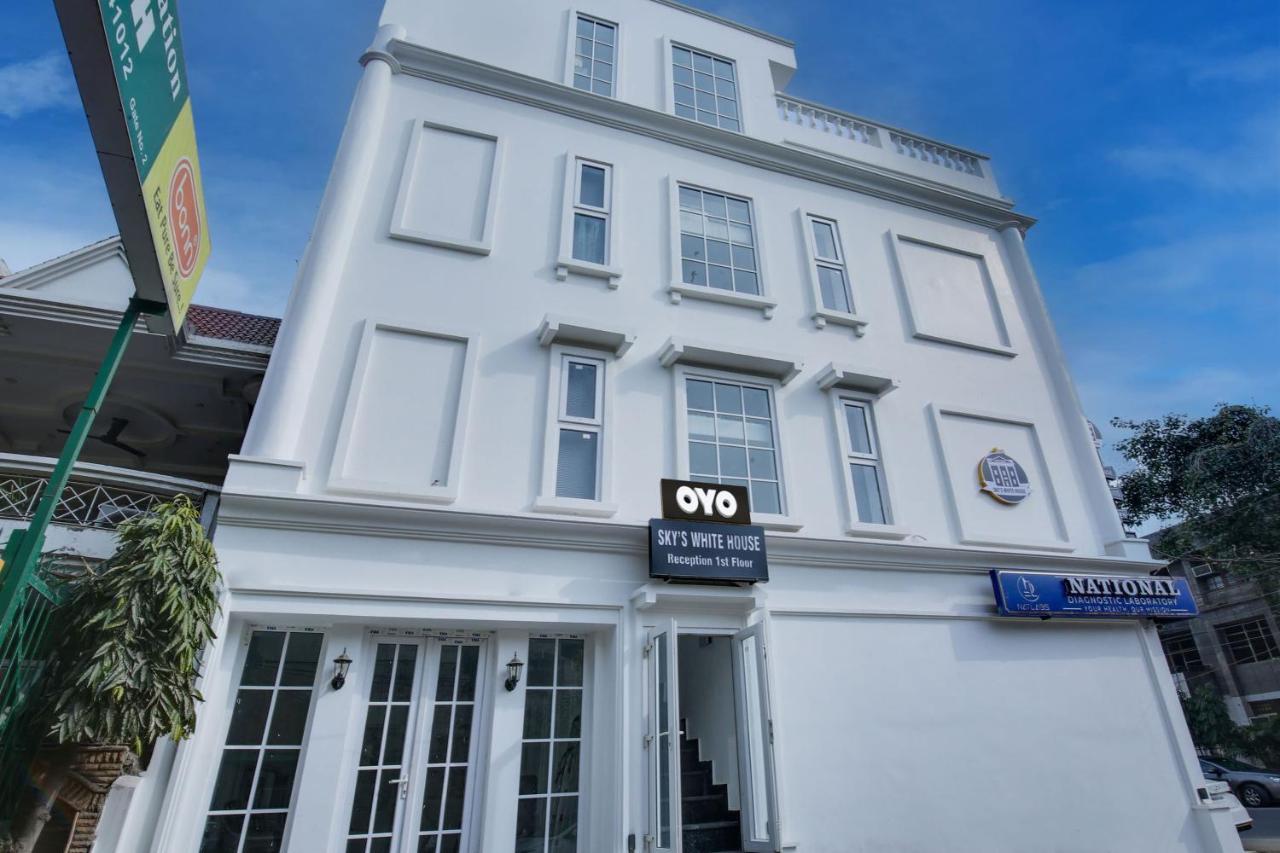 Hotel O Sky White House Ludhiana Buitenkant foto