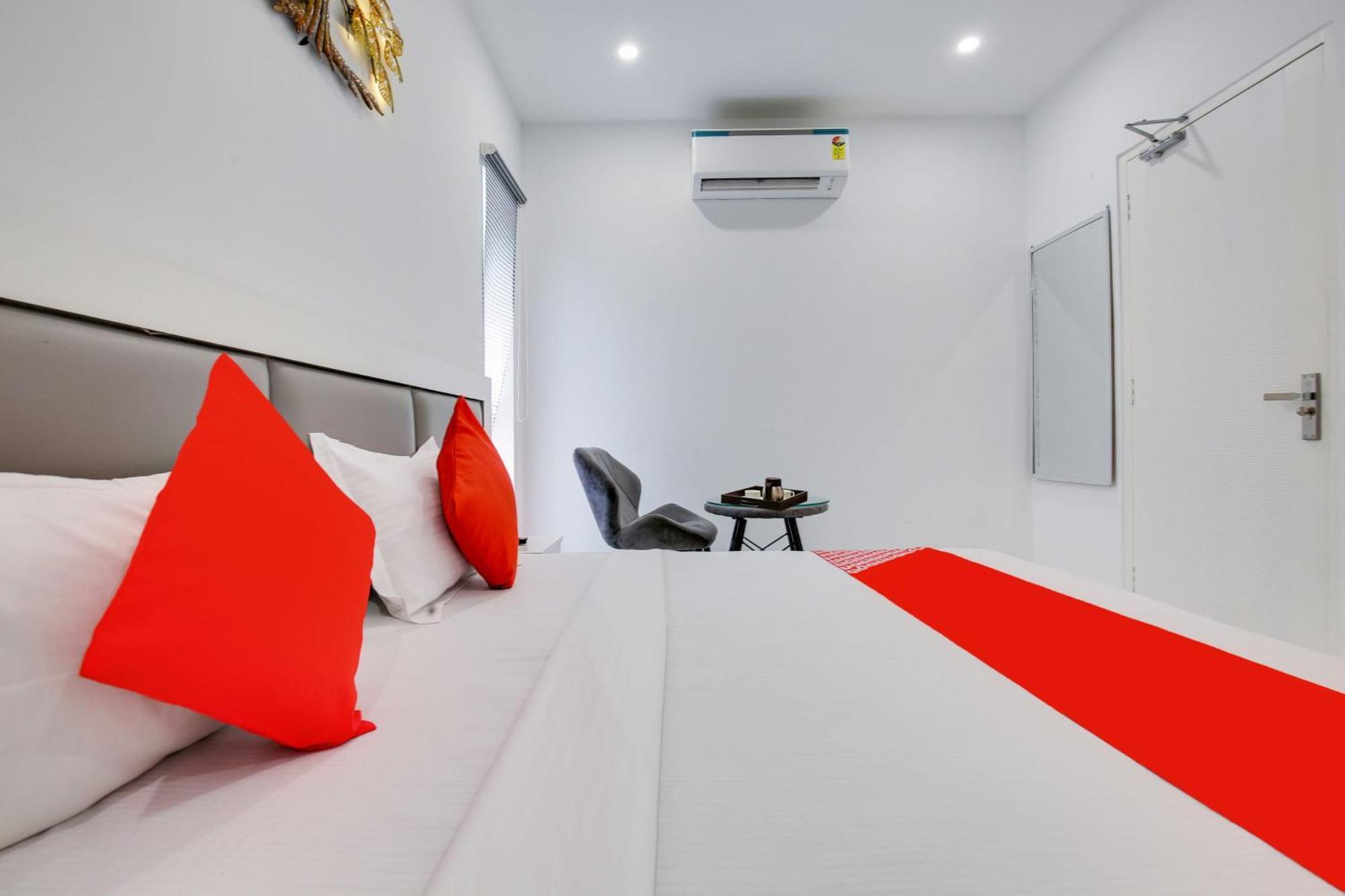 Hotel O Sky White House Ludhiana Buitenkant foto
